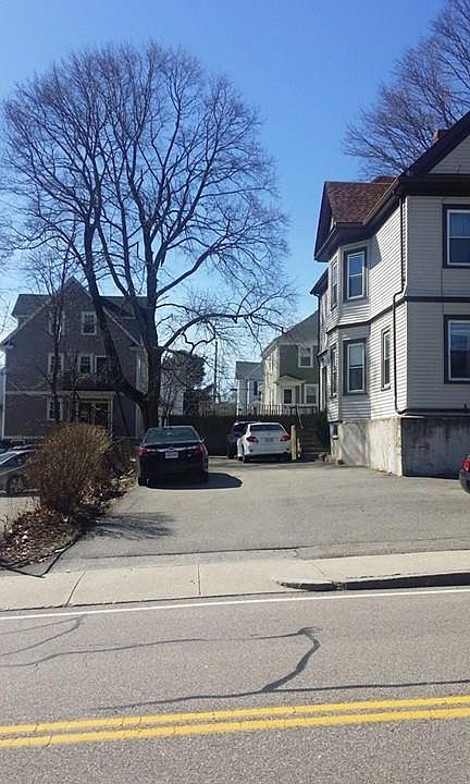 2nd image of 253 Whitwell St #2