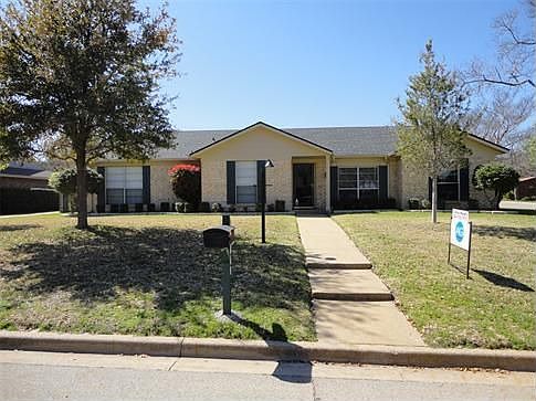 1st image of 748 Ivy Ann Dr