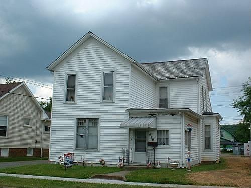 1st image of 416 E 5th St