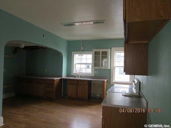 5th image of 227 West Ave