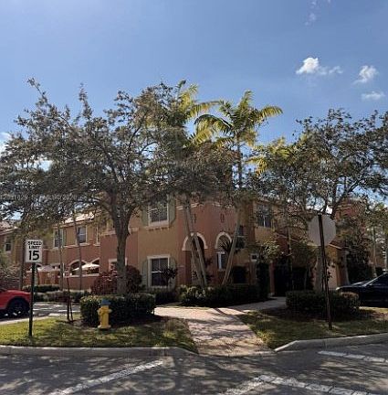 4th image of 906 SW 143rd Ave