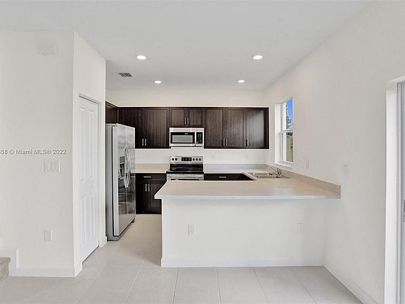 2nd image of 1795 SE 27th St #1795