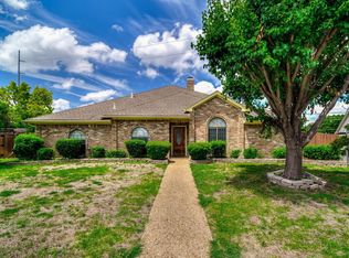 2705 Greenview Cir, Garland, TX 75044