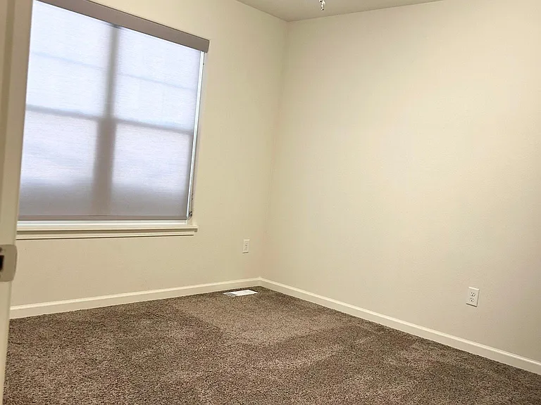W223N4537 Boxleaf Ln — Photo 20