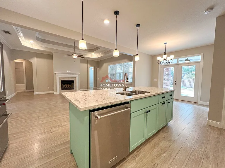 1467 W Shores Blvd — Photo 15