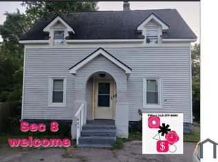 404 Franklin Rd, Pontiac, MI 48341