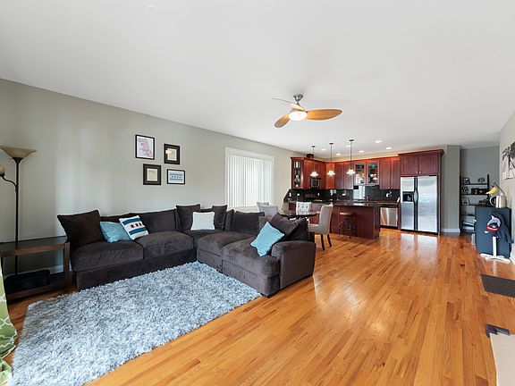 2nd image of 5907 W Montrose Ave APT 1E