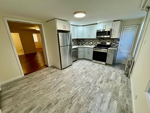 2nd image of 83 Calyer St #G