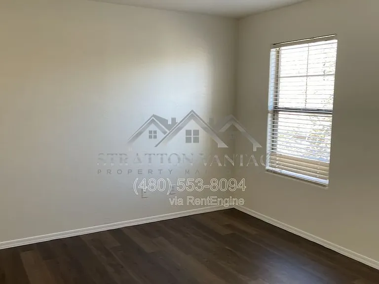 1327 E Weatherby Way — Photo 9