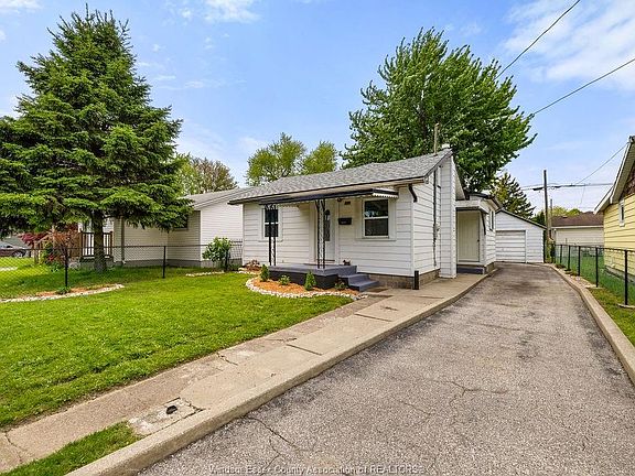 2nd image of 2519 Pillette Rd