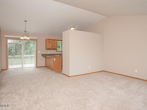 4th image of 2238 Winston View Dr NE