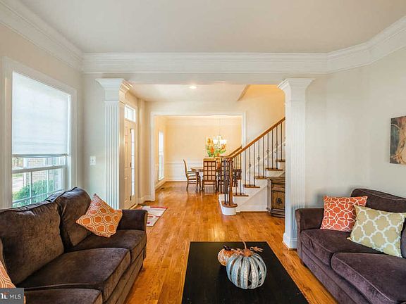 4th image of 703 Bleak Hill Pl