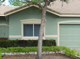260 Crestwood Cir APT 105, Royal Palm Beach, FL 33411