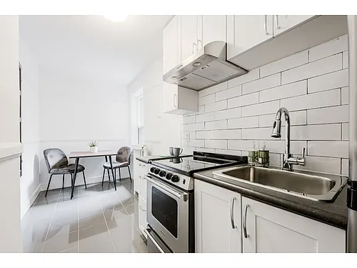 210 Wychwood Ave #5 Photo 1