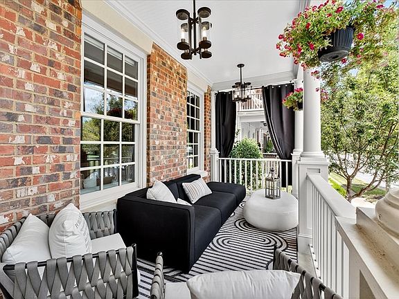 3rd image of 1359 Eliot Rd