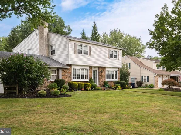 1632 Kenmare Dr, Dresher, PA 19025