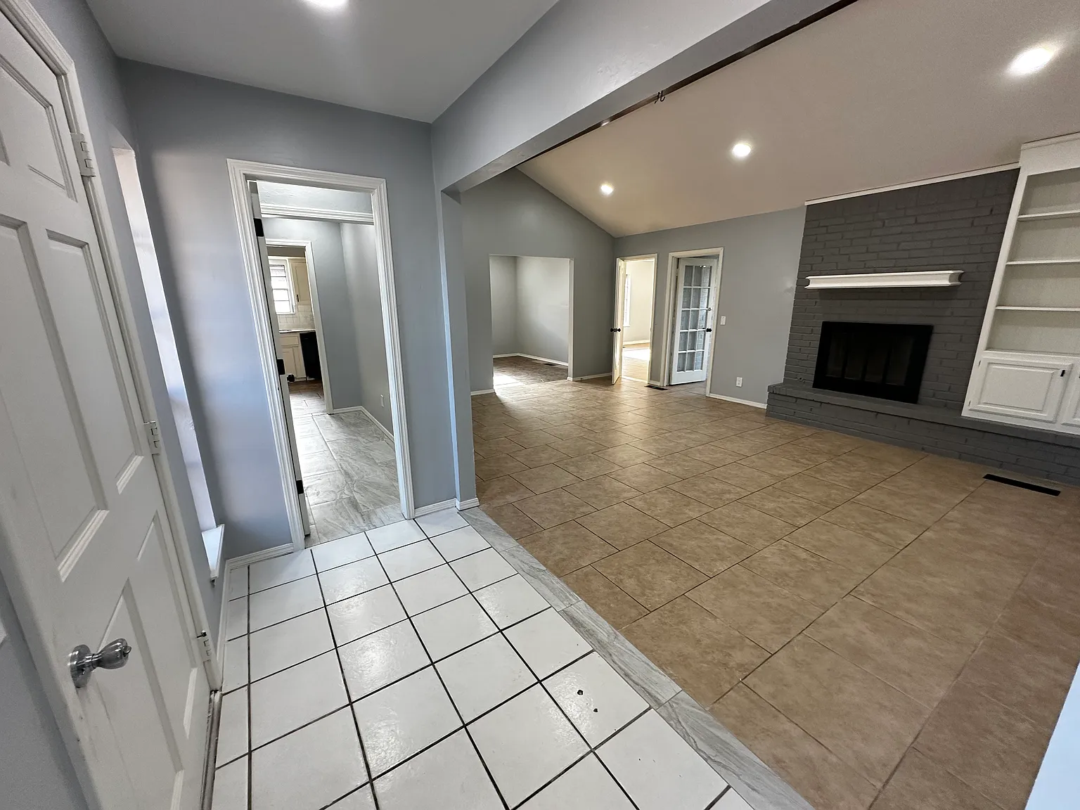 5 bed, 2044 sqft, $2,000 — Photo 3