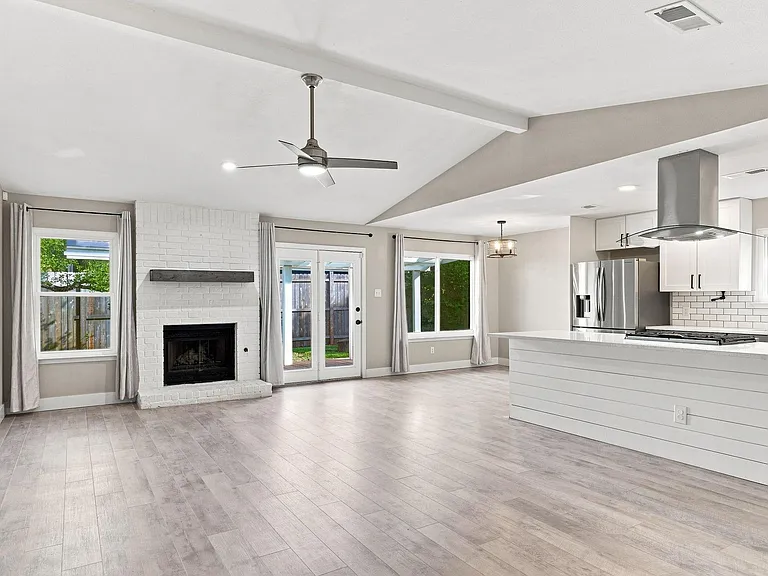 12713 Rhea Ct — Photo 11