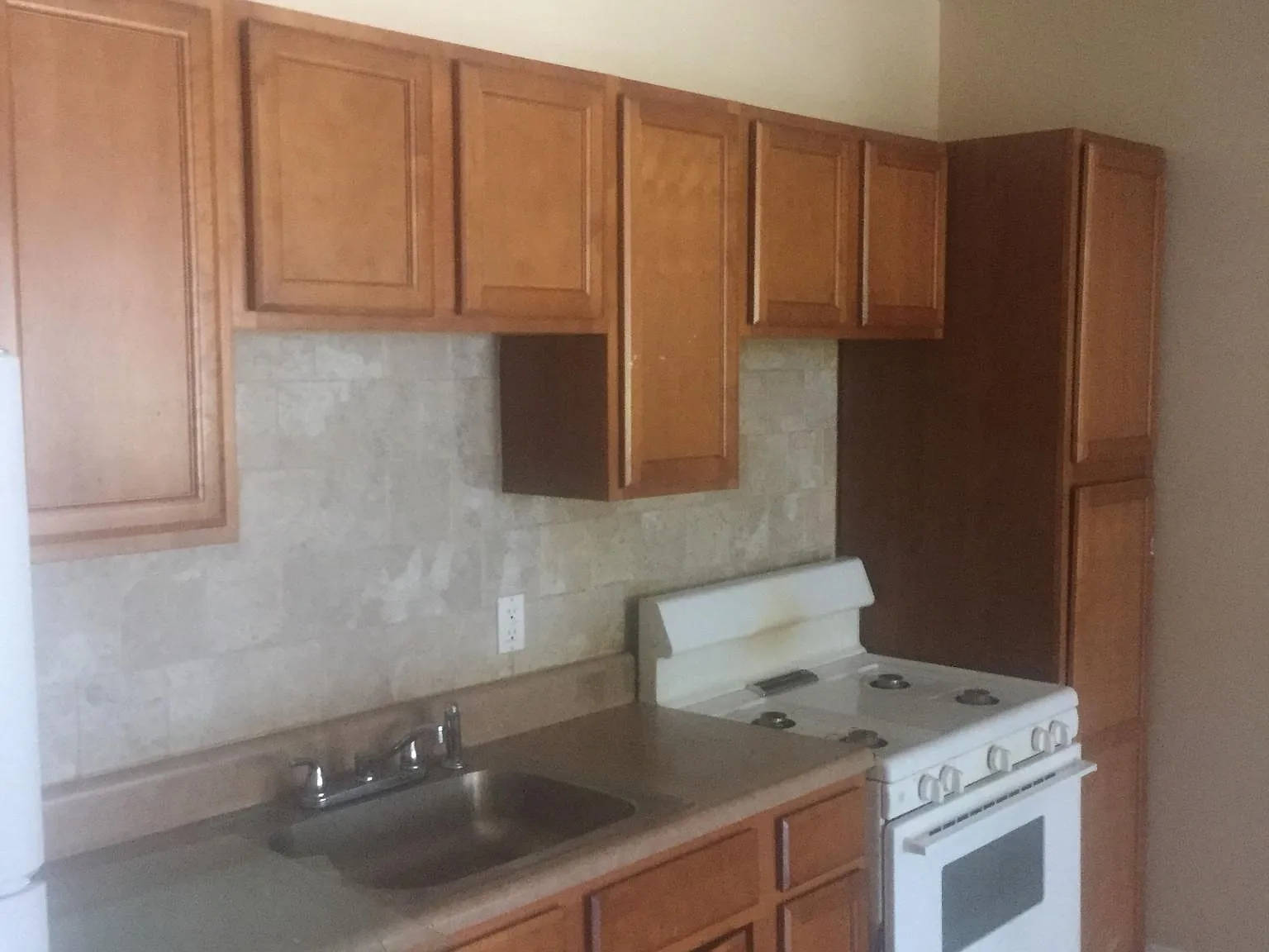 1735 W Erie Ave — Photo 2