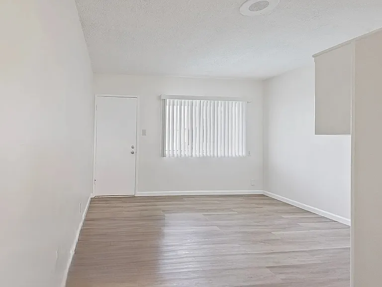 12213 Manor Dr #0 — Photo 7