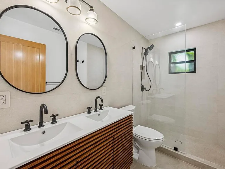 1061 Buena Vista Way — Photo 33
