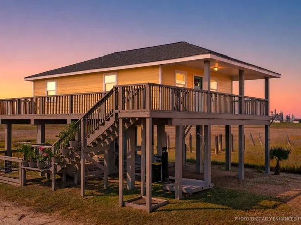 715 Caisson St, Surfside Beach, TX 77541