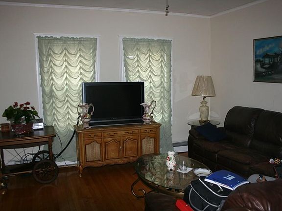 4th image of 12 Saint Paul Ave