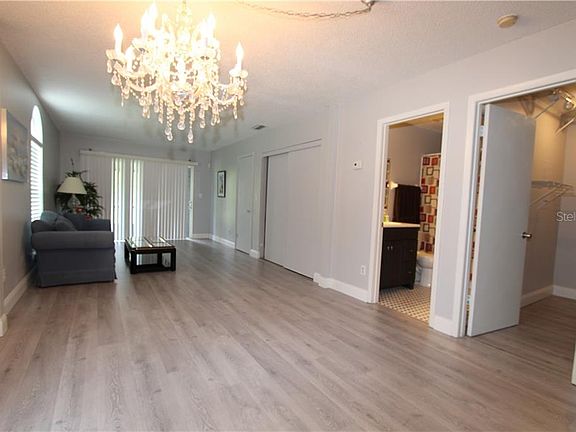 4th image of 313 Dirksen Dr APT C6