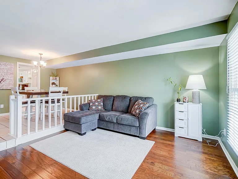 8064 Hetz Dr — Photo 18