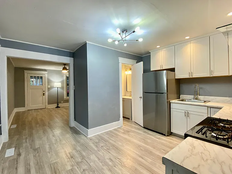 2059 May Ave — Photo 16