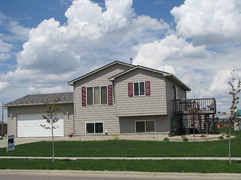 1st image of 706 Lois Ln