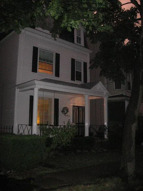 1 bed, 850 sqft, $1,225 — Photo 2