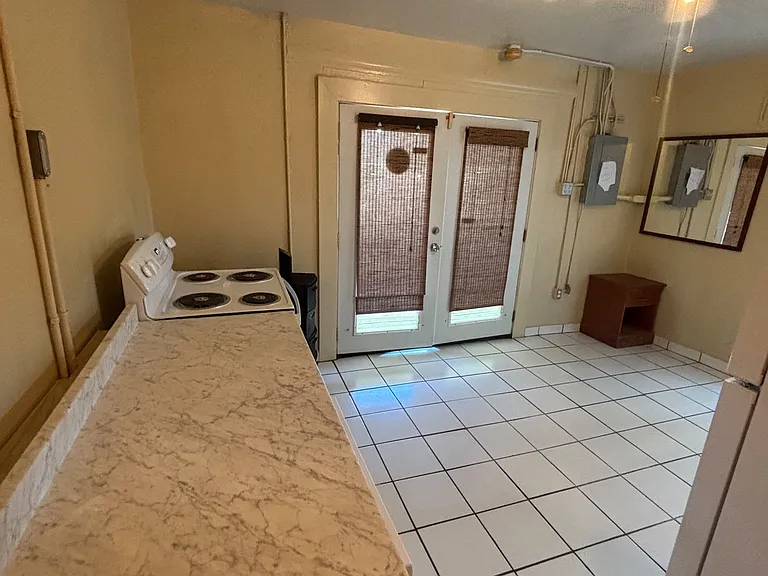 741 Liberty St — Photo 2