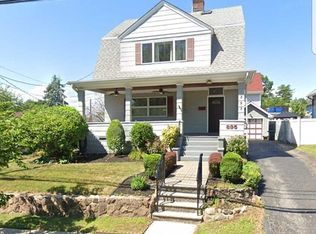 895 Lancaster Rd, Ridgefield, NJ 07657