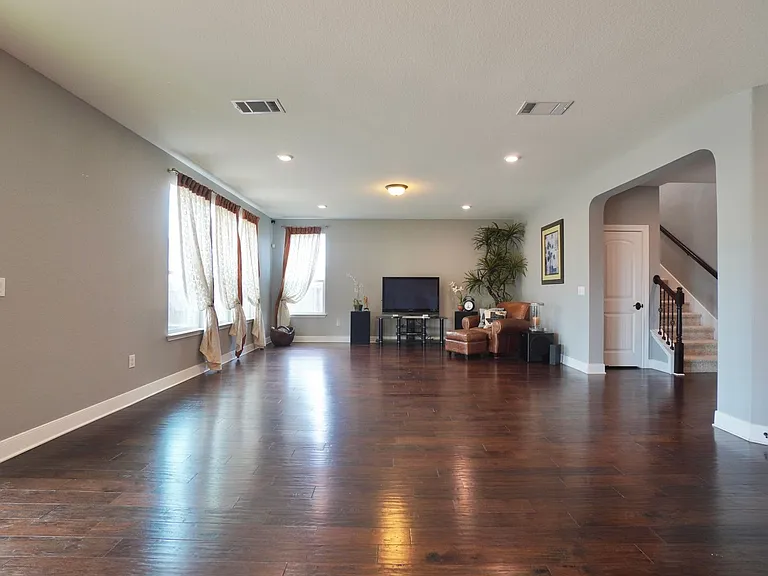 7016 Lickeen Ct — Photo 6
