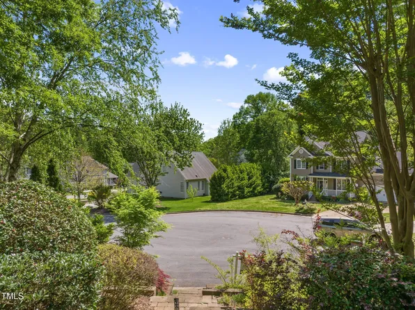 102 Treadwell Ct, Cary, NC 27513