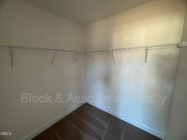 460 La Maison Ave — Photo 7