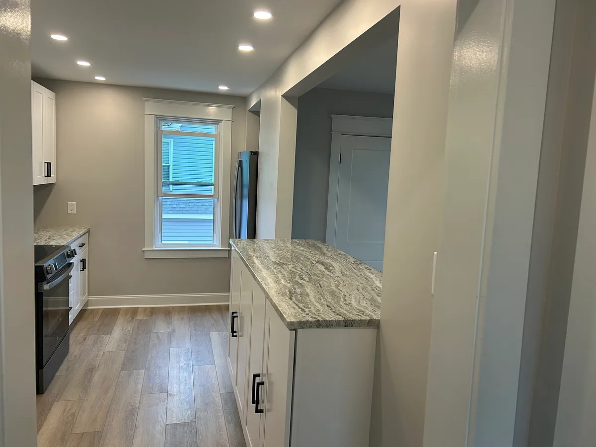 Building Photo - 20 E Collingswood Ave #B