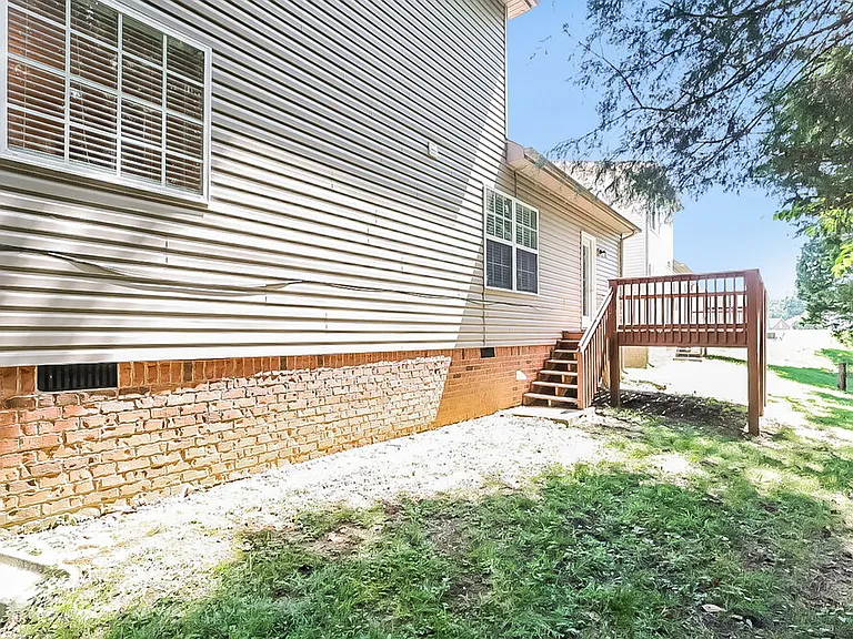 2720 Windcrest Trl — Photo 17
