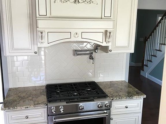 3rd image of 20 Edgewater Ave