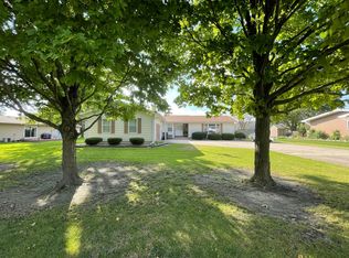 201 N 4th St, Danforth, IL 60930