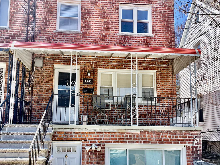 1345 Balcom Ave #1 — Photo 1