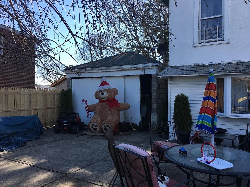 2nd image of 24 Wentworth Ave