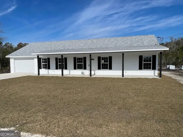 898 Hawks Landing Dr, Waynesville, GA 31566