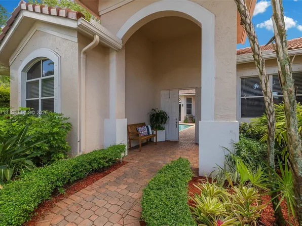 1604 Victoria Pointe Ln, Weston, FL 33327