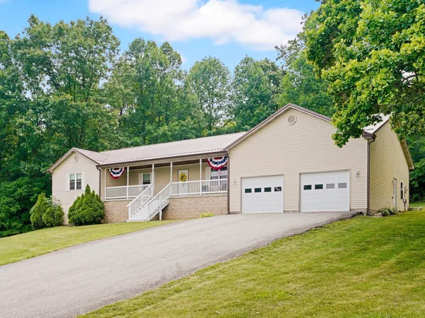 305 Candlelight Ln, Oolitic, IN 47451