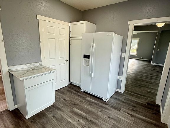 5th image of 504 Freiburger Ave