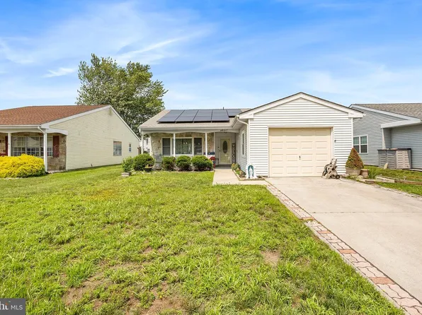 67 Chatham Pl, Southampton, NJ 08088
