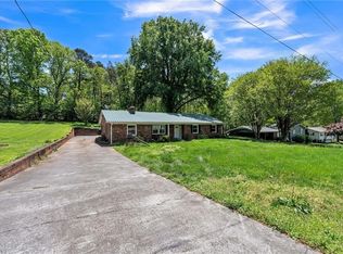 109 Kingston Dr, King, NC 27021
