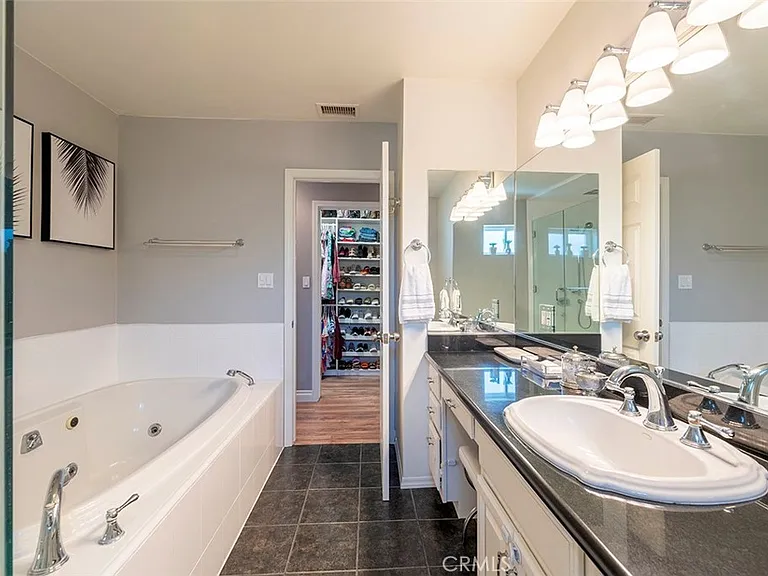 18417 Glenburn Ave — Photo 24